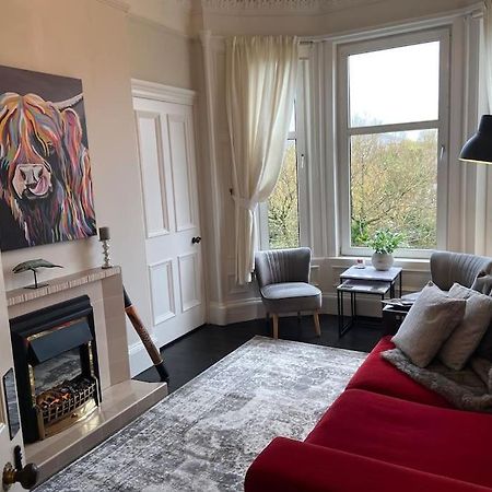 Beautiful Traditional Flat In The Center Of Largs. エクステリア 写真