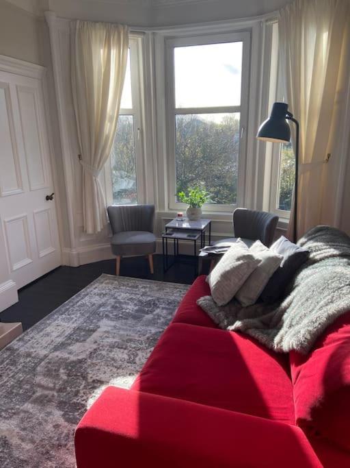 Beautiful Traditional Flat In The Center Of Largs. エクステリア 写真