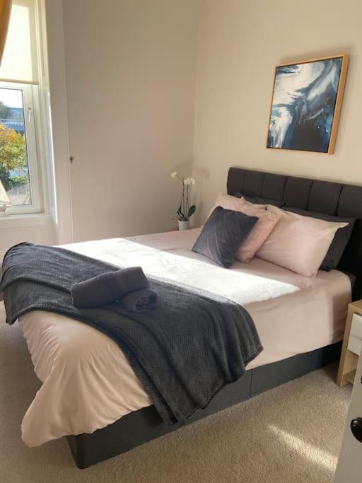 Beautiful Traditional Flat In The Center Of Largs. エクステリア 写真