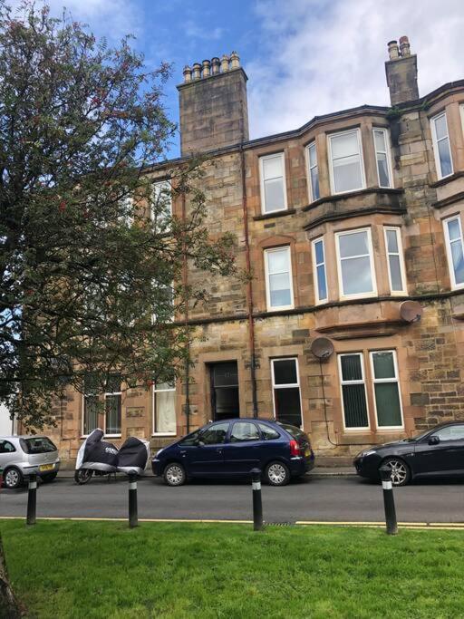 Beautiful Traditional Flat In The Center Of Largs. エクステリア 写真